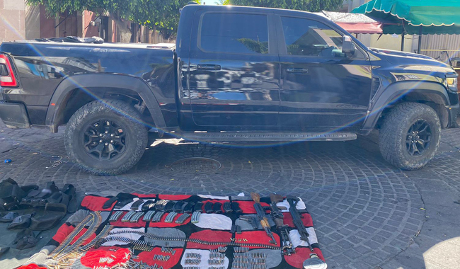 En calles de Zacatecas aseguran fusiles de asalto, cartuchos útiles y granadas