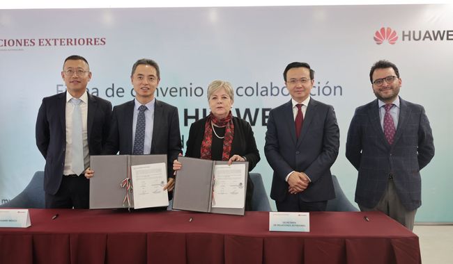 SRE y Huawei firman convenio para promover la inclusión digital en mexicanas