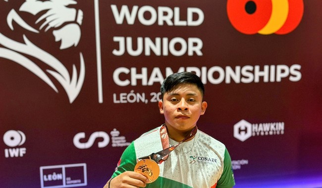 Adolfo Tun gana bronce en el Mundial Juvenil de Halterofilia