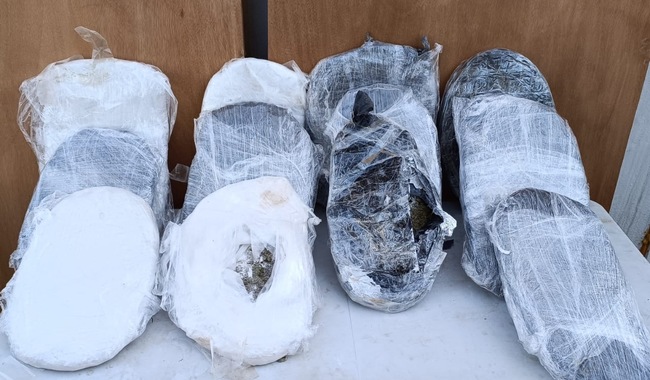 En Tijuana detectan paquetes de marihuana ocultos en puertas de madera