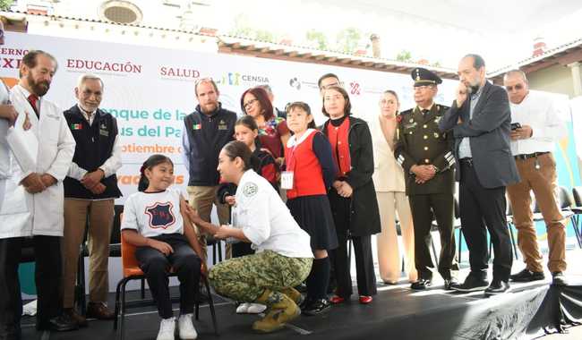 Presentan Salud y SEP campaña de vacunación contra VPH en todo el país