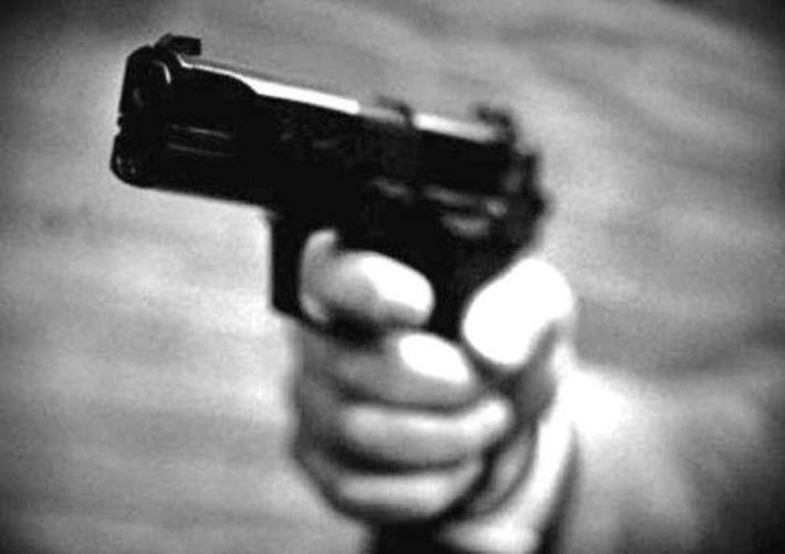 Cinco hampones armados le roban laptop a joven en ruta 68