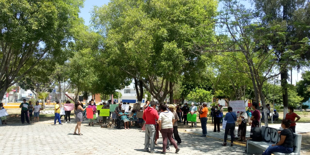 Protestan vecinos de Tehuacán por falta de apoyos ante contingencia