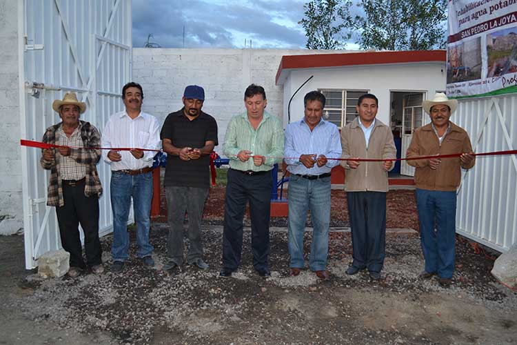 Pone en marcha edil de Tepeaca pozo de agua potable en San Pedro La Joya