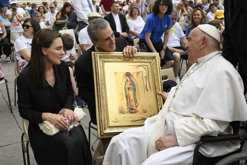 Pepe Chedraui tiene encuentro con el Papa Francisco en El Vaticano