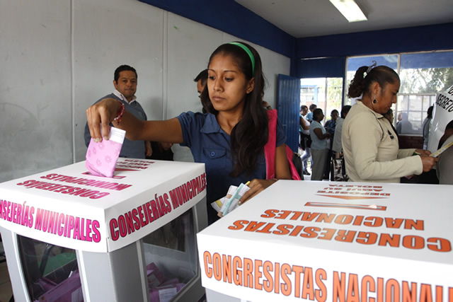 Arrancan con 23 incidentes las elecciones del PRD en Puebla
