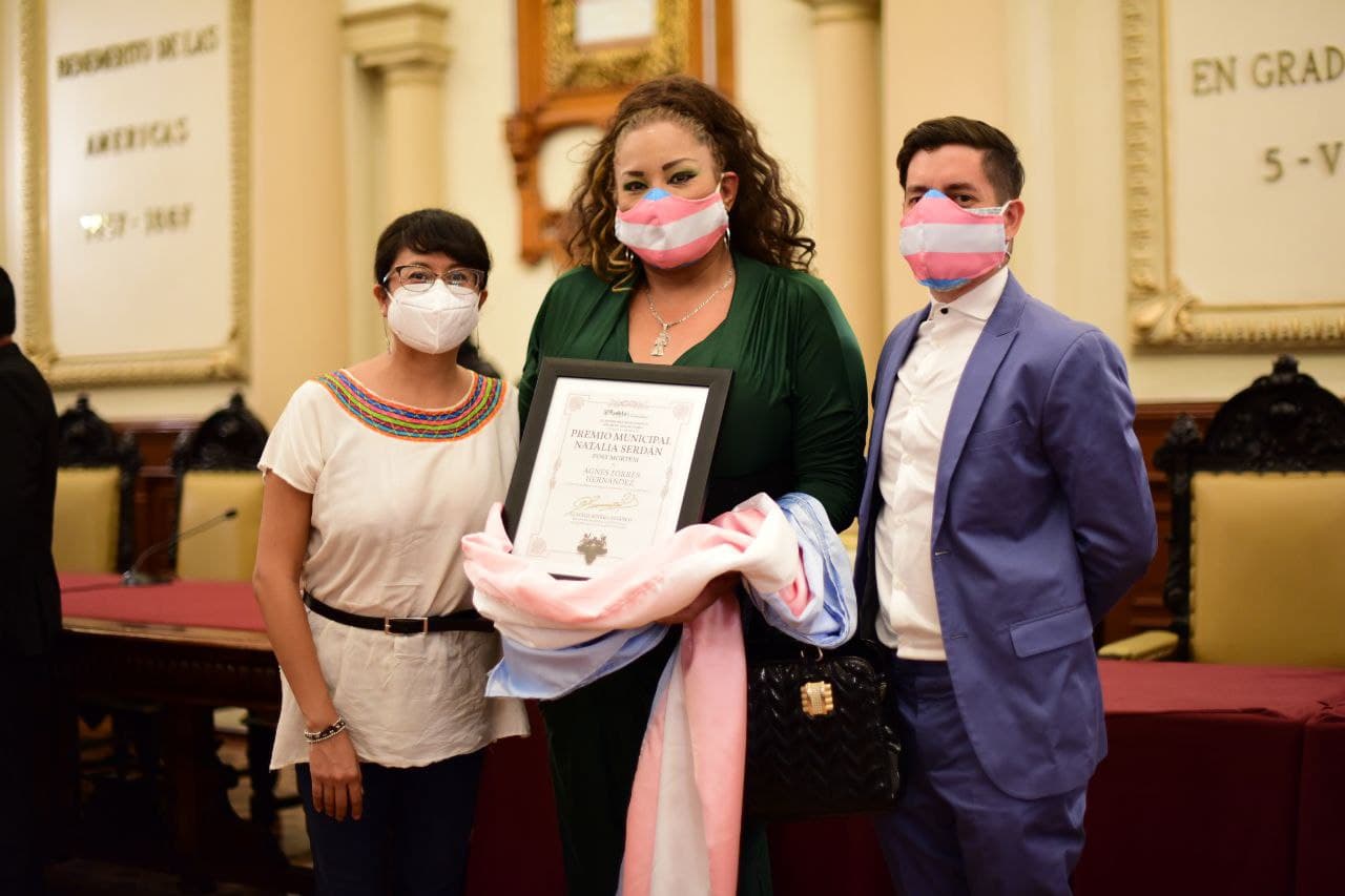 Condecora Ayuntamiento de Puebla a mujeres distinguidas con el premio Natalia Serdán