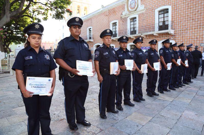 Premian a policías de Atlixco, en medio de inseguridad