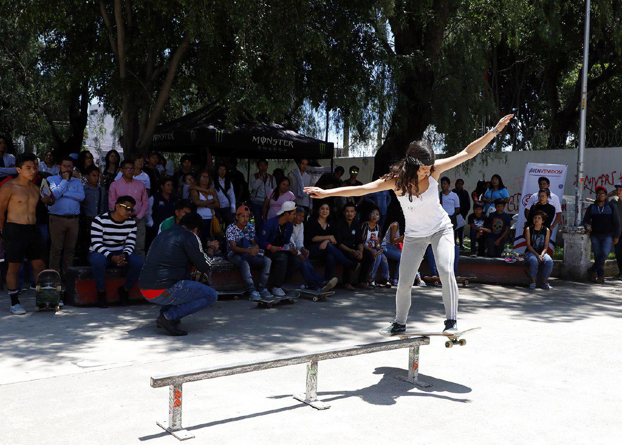 Gobierno de la Ciudad premia a jóvenes skaters