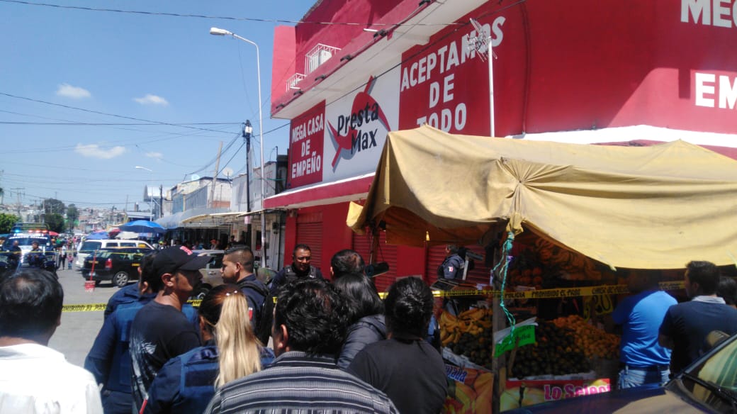 En balacera matan a asaltante en Presta Max en el Mercado Morelos