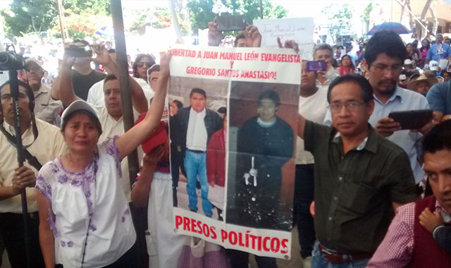 Acusa AMLO existencia de presos políticos en el estado de Puebla