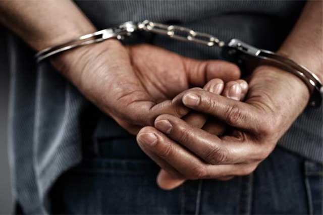 Hombre es detenido por doble homicidio en Chietla