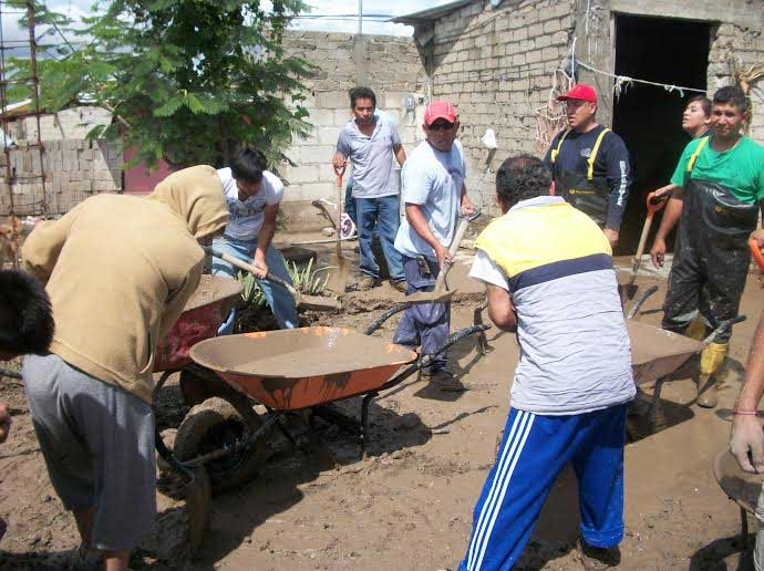 Previenen brote epidemiológico en colonias de Tehuacán tras barrancada