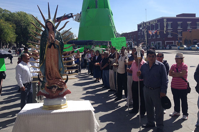 Encabeza sacerdote protesta contra edil de San Pedro Cholula