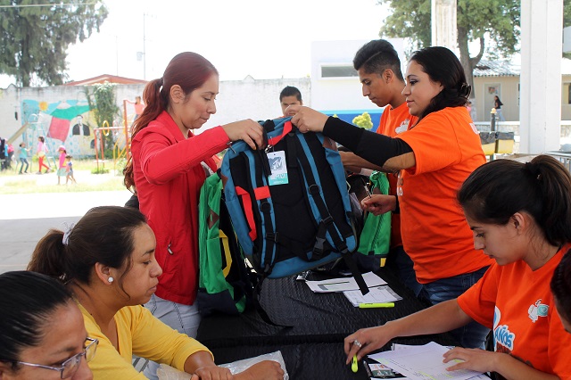 Comienza entrega de mochilas y útiles escolares gratuitos en San Pedro Cholula