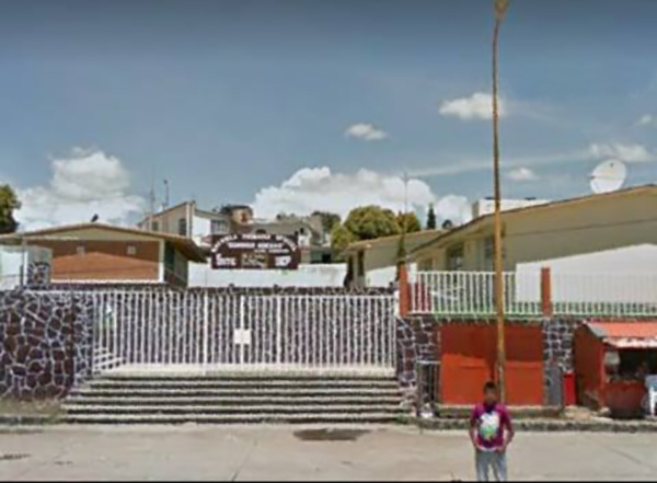 Roban primaria a un costado de alcaldía de Tlahuapan