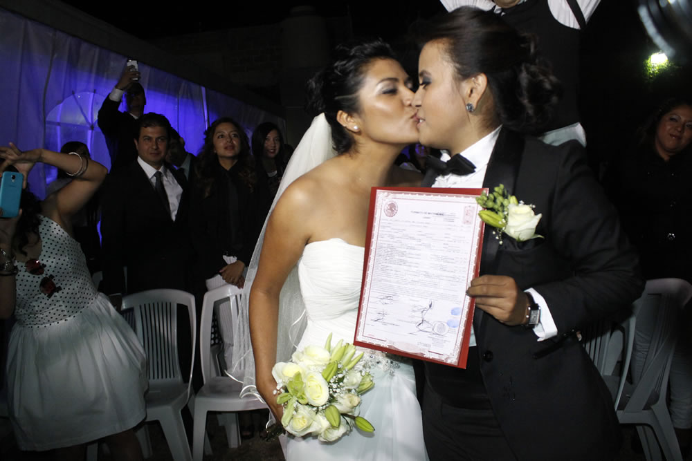 Promueve CDH recurso para reconocer matrimonios gay en Puebla