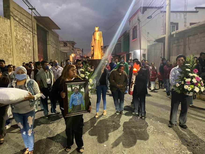 En Huejotzingo, participan en procesión pese a amenaza de contagio