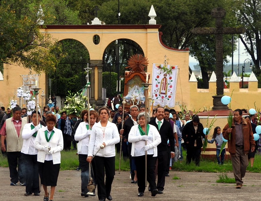 Virgen de los Remedios encabeza procesión por unidad de Cholula