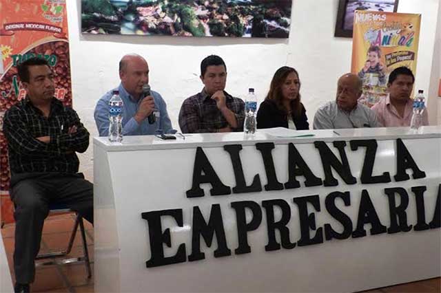 Productores de Tehuacán firman convenio con cadena comercial