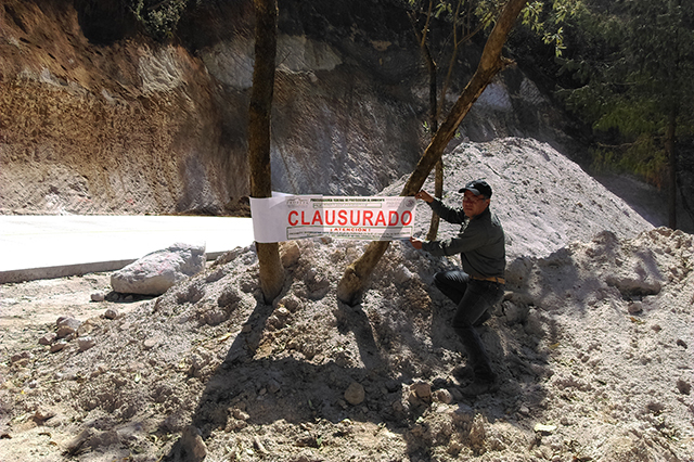 Clausuran Arco Sur de Teziutlán por estar en terrenos forestales