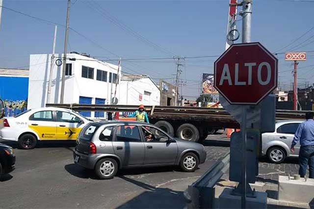 Prohíben paradas del transporte público en la 12 Poniente de Cholula