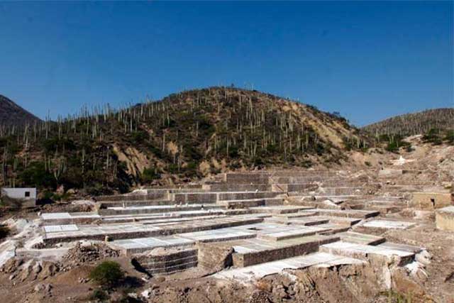Promueven la producción de sal de Zapotitlán en Tehuacán