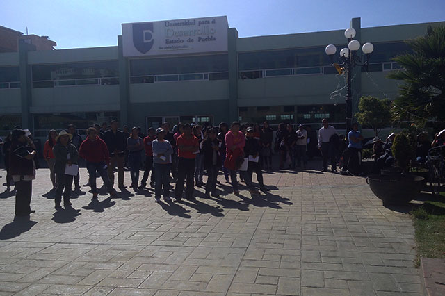 Protestan en Tlalancaleca por cambio de UNIDES a Texmelucan