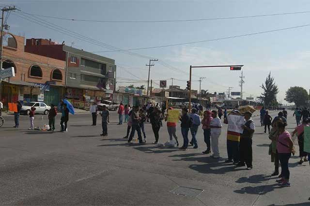 En protesta por mal servicio de agua potable cierran la 11 sur