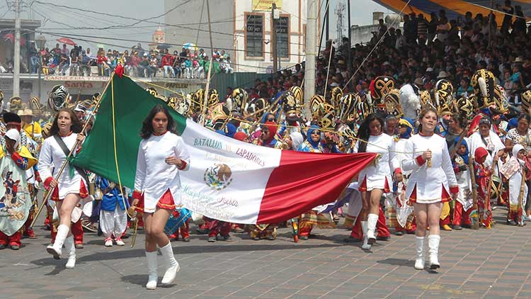 Se manifiestan danzantes contra guerritas en el Carnaval de Huejotzingo