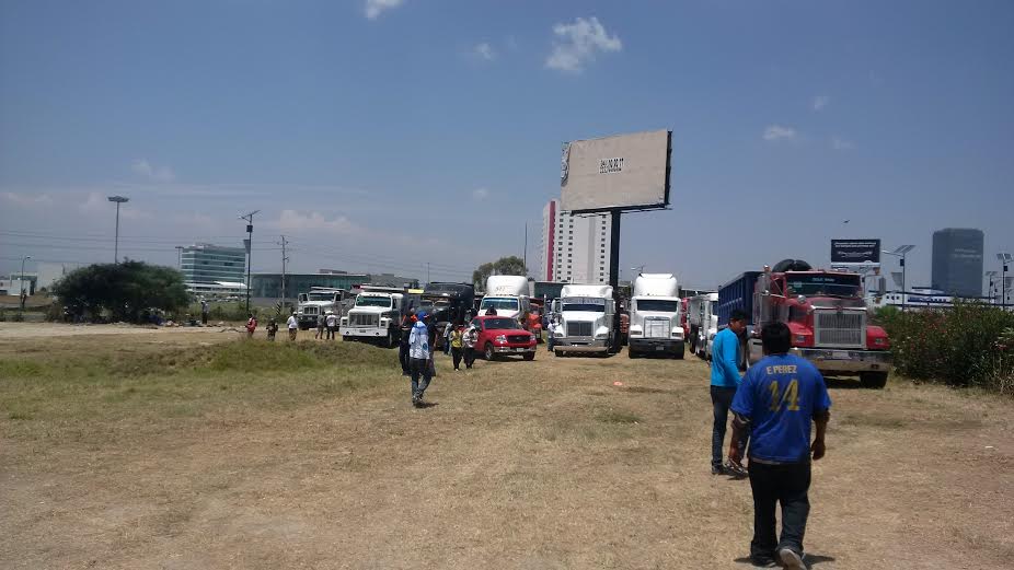 Sindicatos se disputan contrato en obras de distribuidor vial