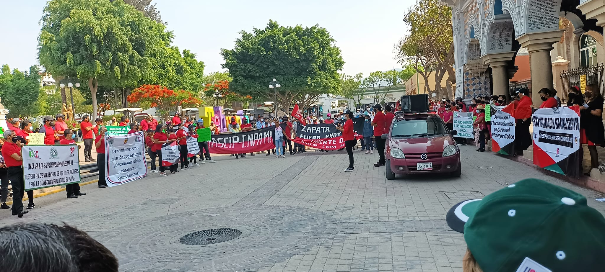 Protestan telefonistas y Mascip en Tehuacán por el Día del Trabajo 