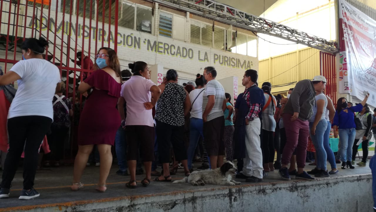 Protestan comerciantes en mercado de Tehuacán, niegan ser ambulantes