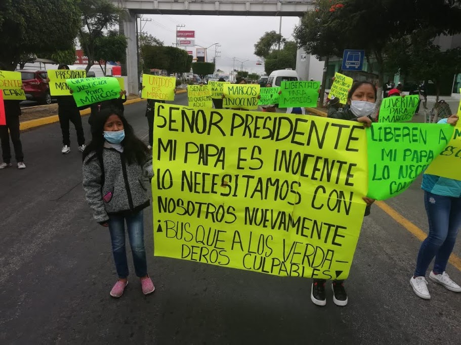 Familias de presuntos asesinos exigen su liberación en Tehuacán
