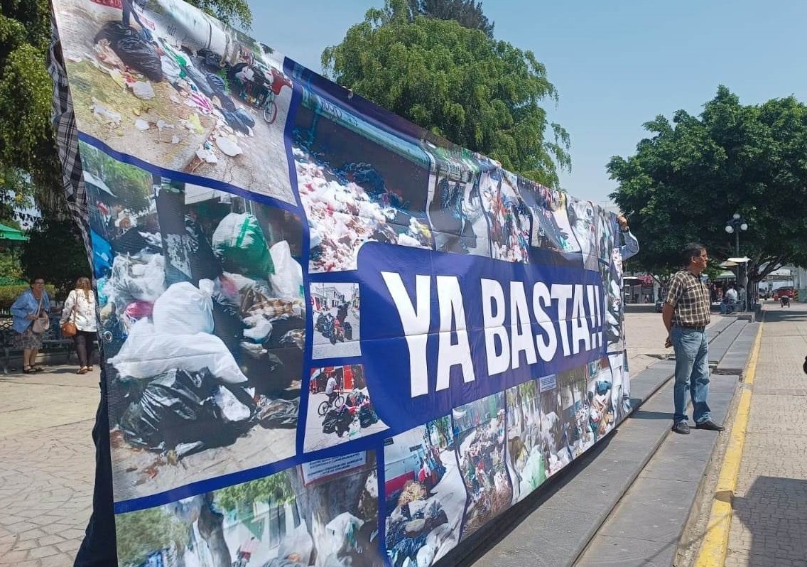 Protestan panistas ante problema de basura que en Tehuacán