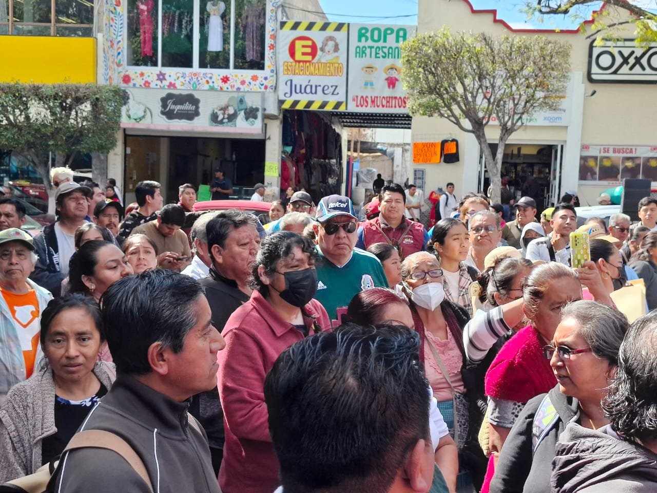 Se manifiestan pobladores de Chilac y Necoxtla para rechazar planta tratadora de residuos