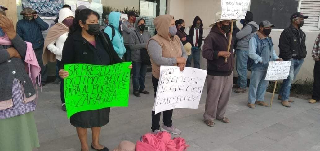 Pobladores se manifiestan contra el alcalde de Tlacotepec