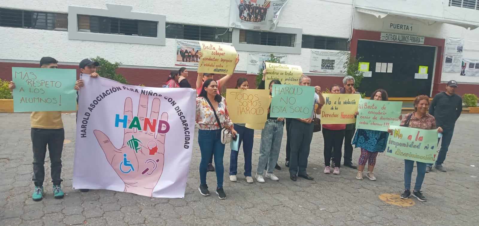 Denuncian a docente y director por bullear a estudiante de la UEPOM Tehuacán