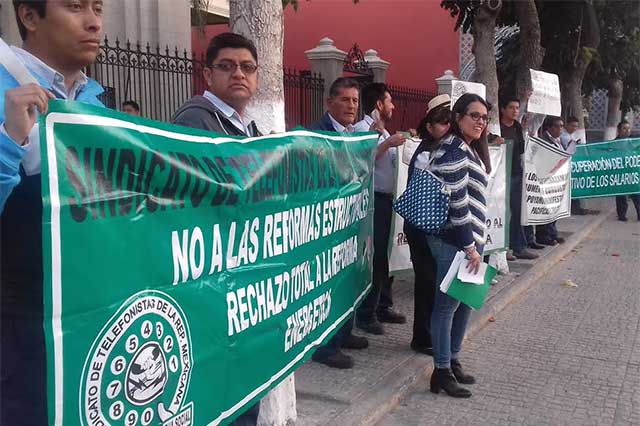 Marchan telefonistas y activistas en Tehuacán contra el gasolinazo