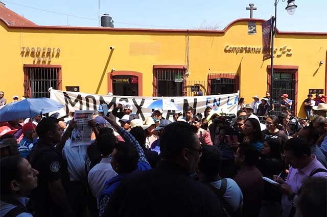 Protestan vecinos de Momoxpan durante Foro Estatal para Defensa del Agua
