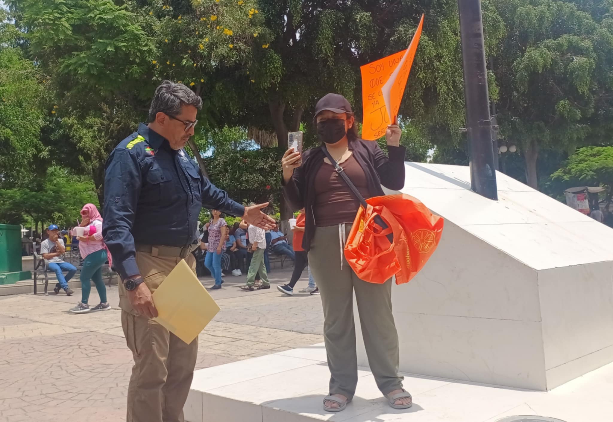 Exintegrante de Guardia Ecológica en Tehuacán protesta por falta de pago