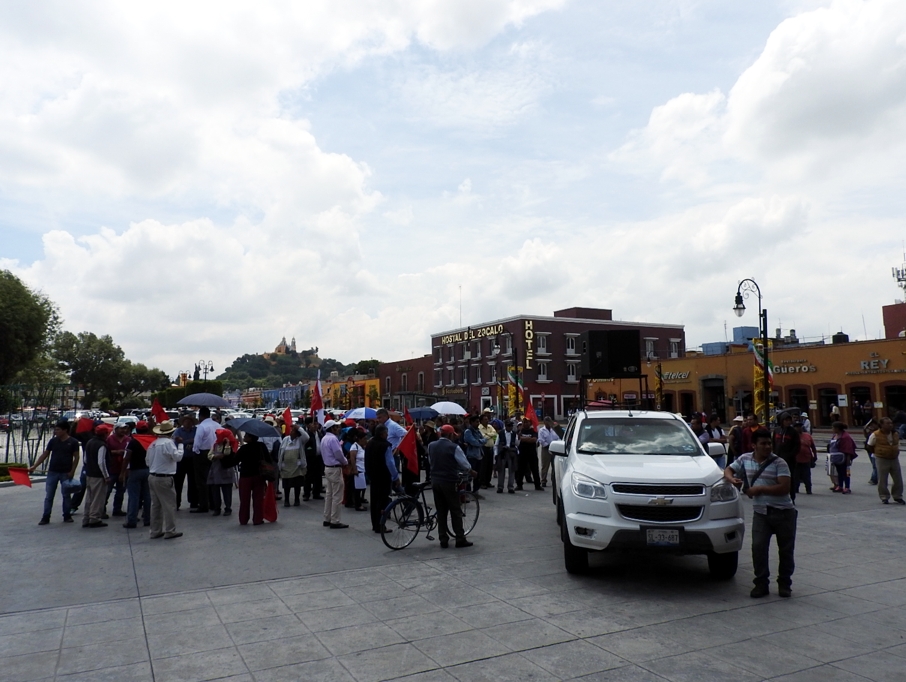Antorcha Campesina hace plantón para exigir obras en San Pedro