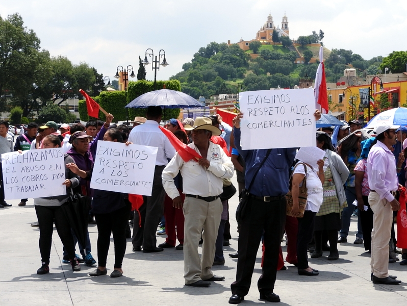 Antorcha Campesina hace plantón para exigir obras en San Pedro