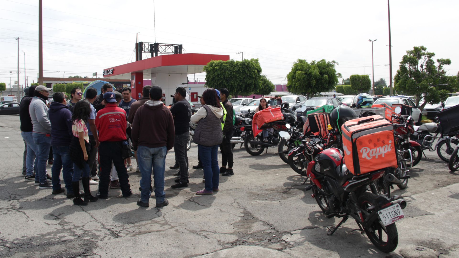En Puebla, repartidores se movilizan para exigir cambios a la Ley de Movilidad