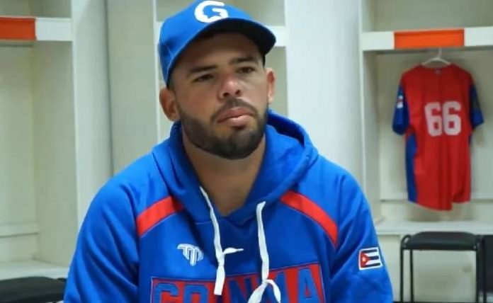 Iván Prieto desertó de la Selección Cubana de Beisbol