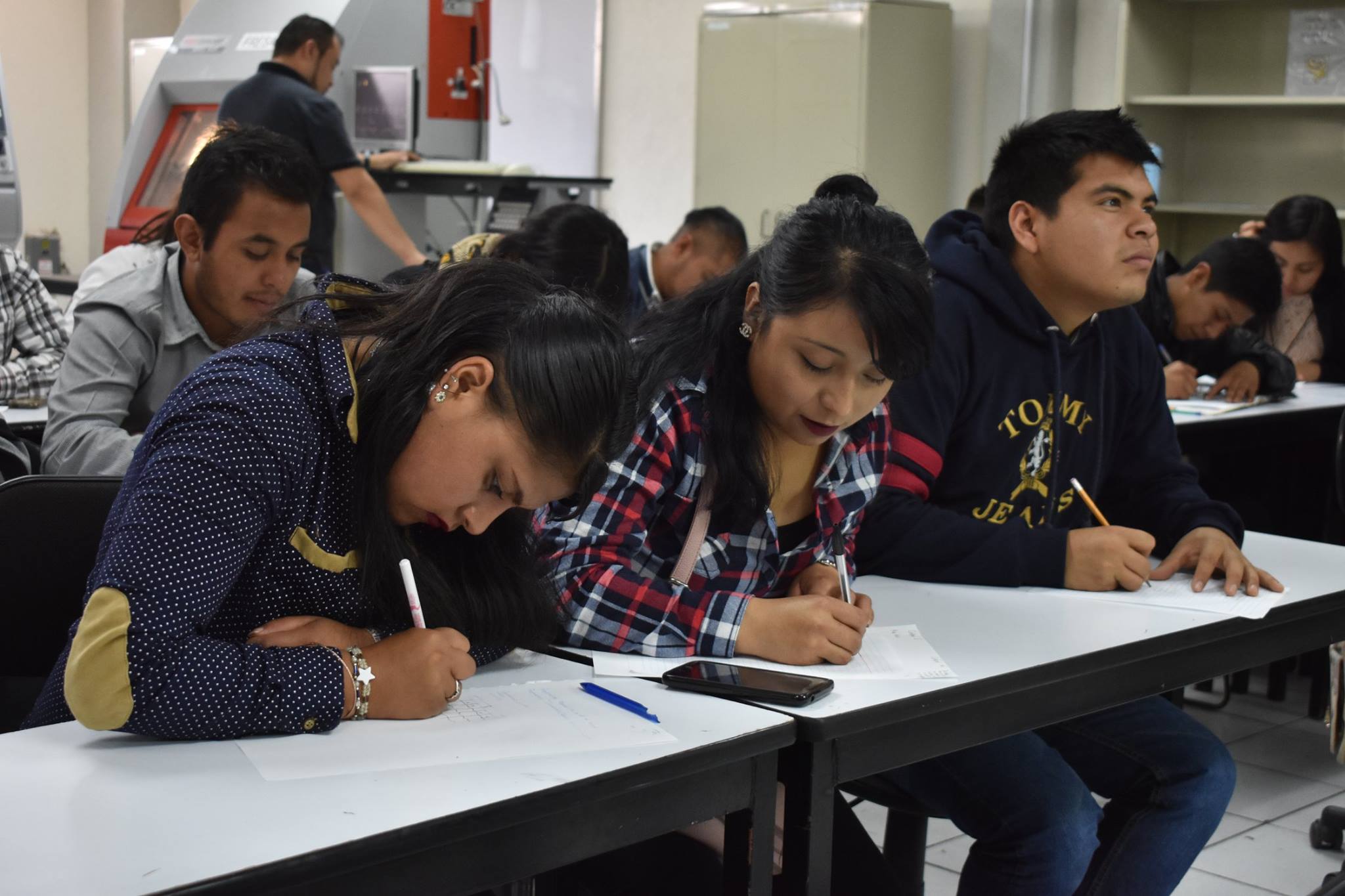 Tehuacán ayudará a estudiantes con discapacidad auditiva