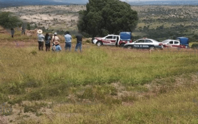 Dejan  cadáver de mujer encobijado en terrenos de Cuautinchán