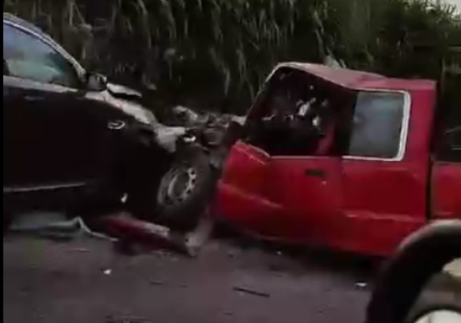 Choque en la carretera Ahuehuetzingo-Atencingo deja lesionados a varios cortadores de caña