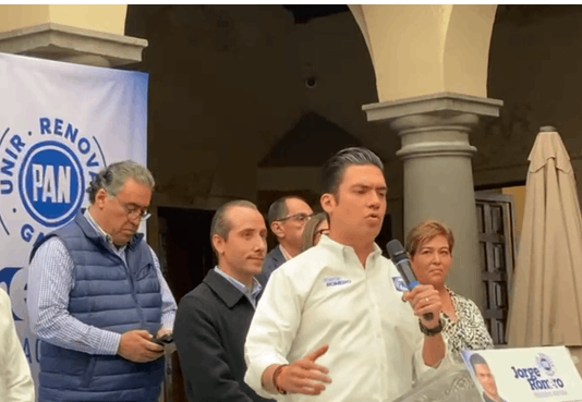 En Puebla, Jorge Romero defiende gestión municipal de Eduardo Rivera