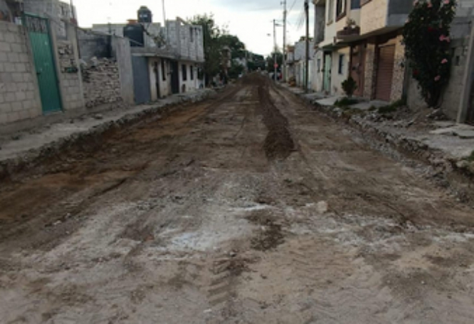 Agradecen gestiones de Antorcha para pavimentar calle en Puebla capital